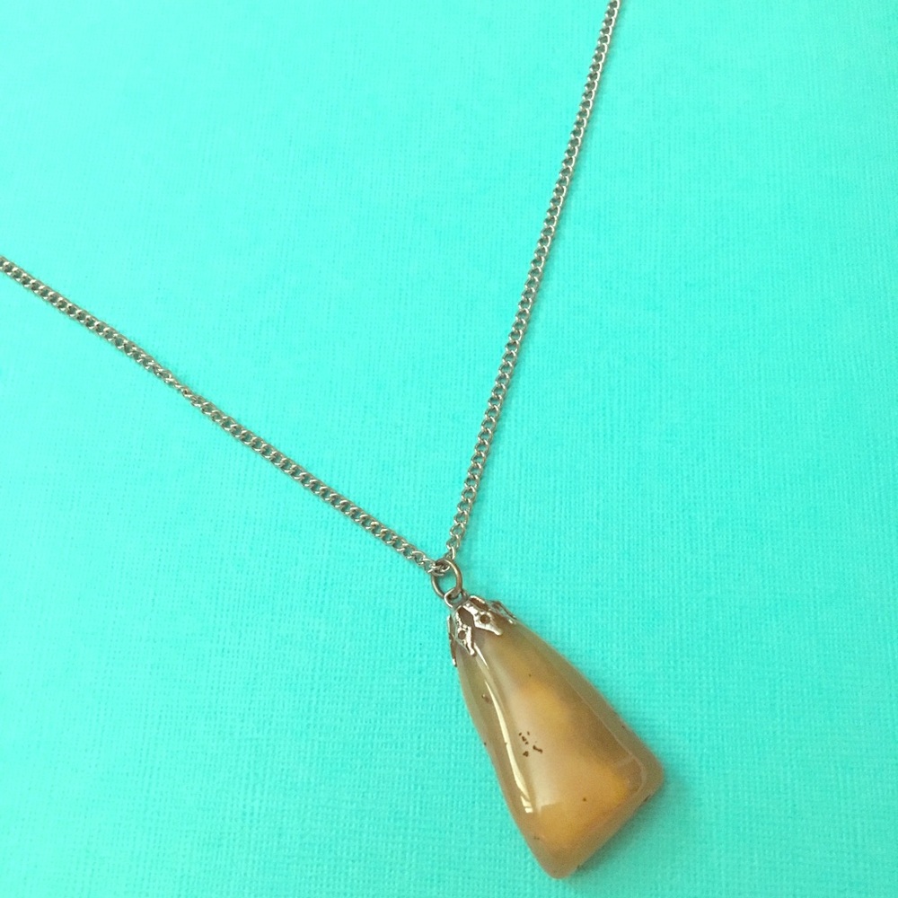 Yellow stone pendant necklace